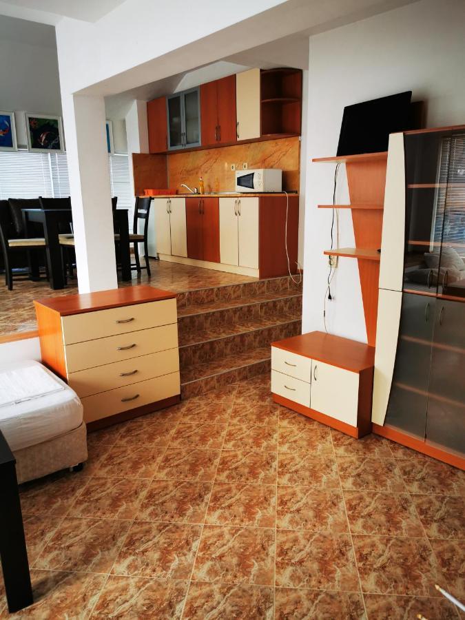 Jelezchevi Guest Rooms Primorsko Bagian luar foto