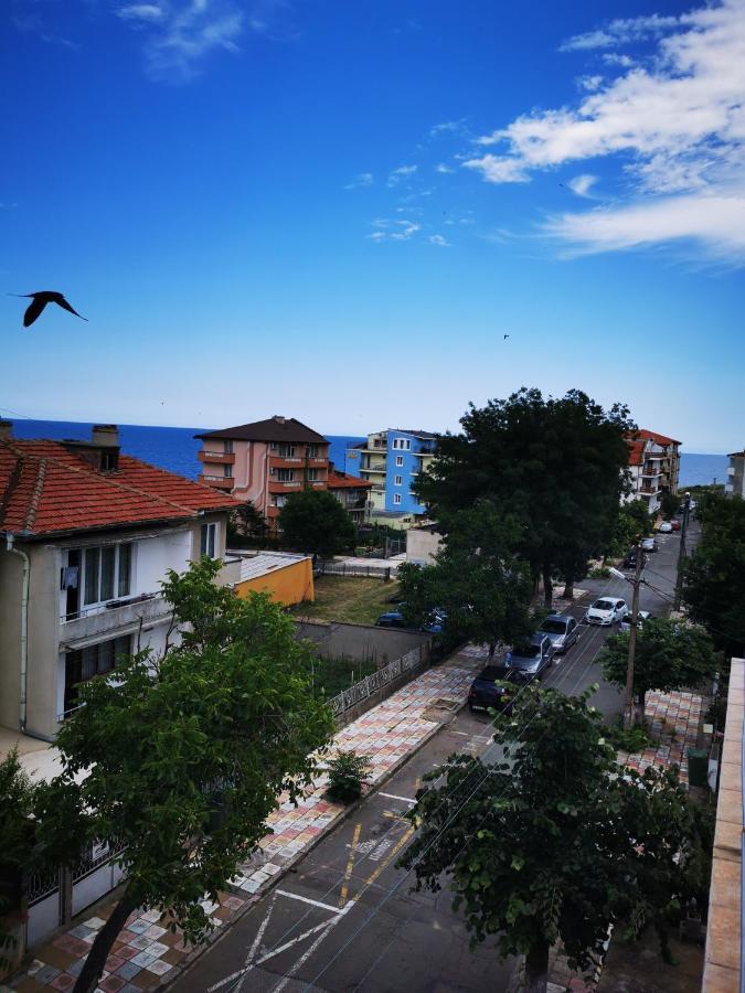 Jelezchevi Guest Rooms Primorsko Bagian luar foto