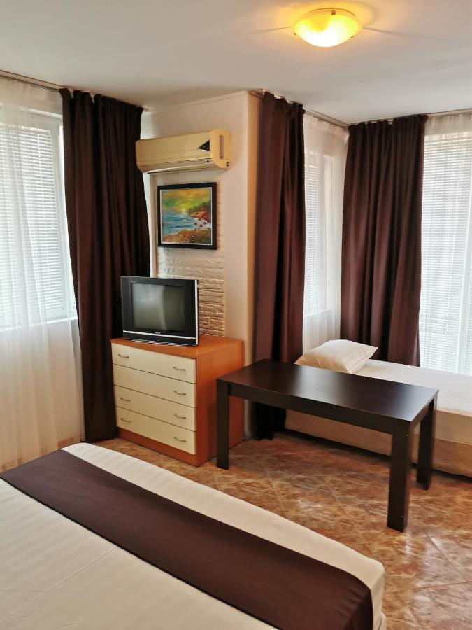 Jelezchevi Guest Rooms Primorsko Bagian luar foto