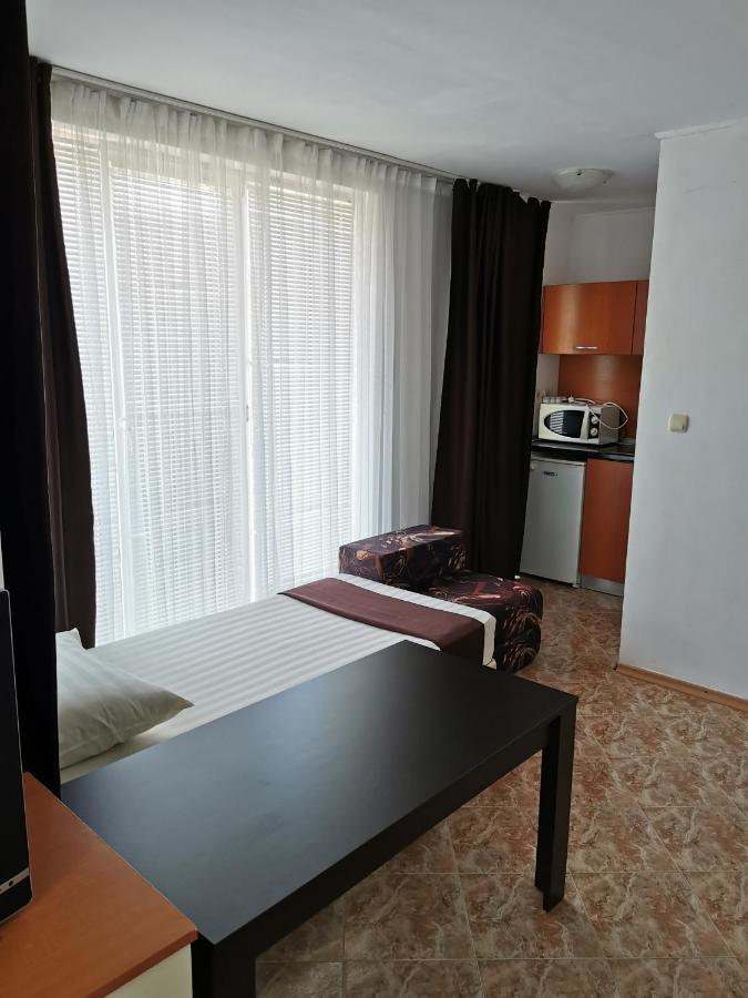 Jelezchevi Guest Rooms Primorsko Bagian luar foto