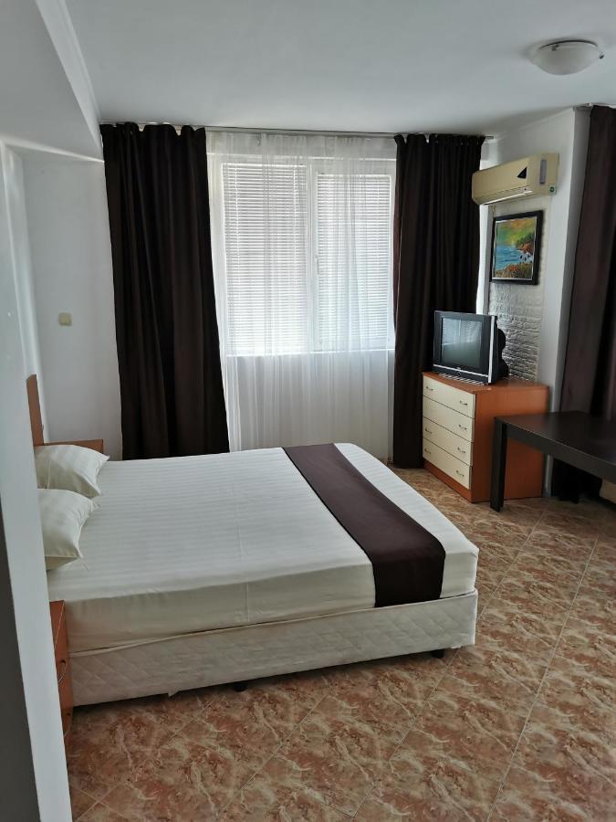 Jelezchevi Guest Rooms Primorsko Bagian luar foto