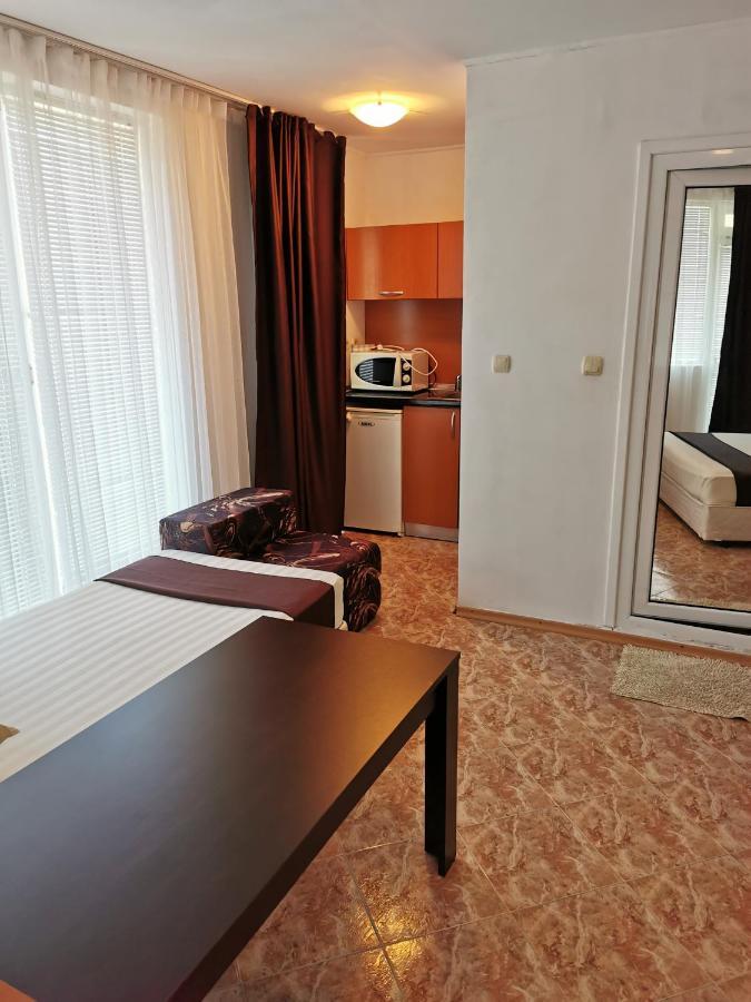 Jelezchevi Guest Rooms Primorsko Bagian luar foto