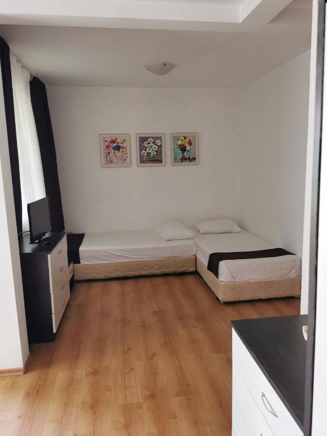 Jelezchevi Guest Rooms Primorsko Bagian luar foto