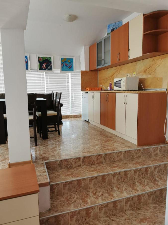 Jelezchevi Guest Rooms Primorsko Bagian luar foto