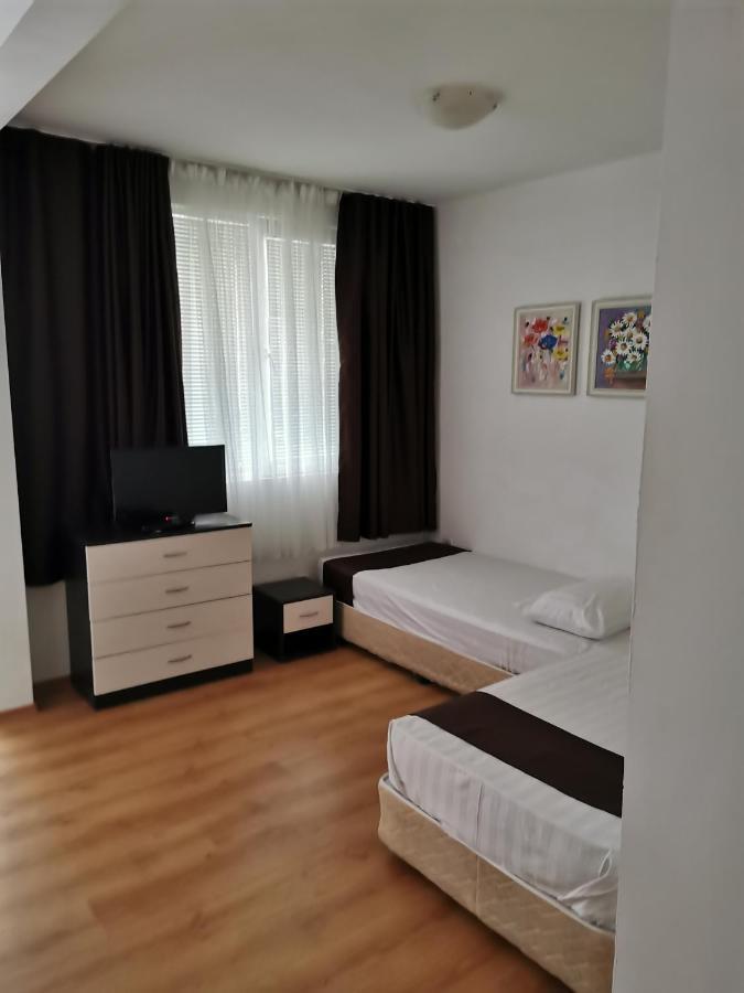 Jelezchevi Guest Rooms Primorsko Bagian luar foto