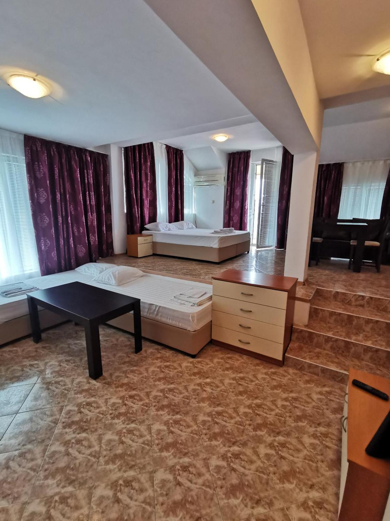Jelezchevi Guest Rooms Primorsko Bagian luar foto