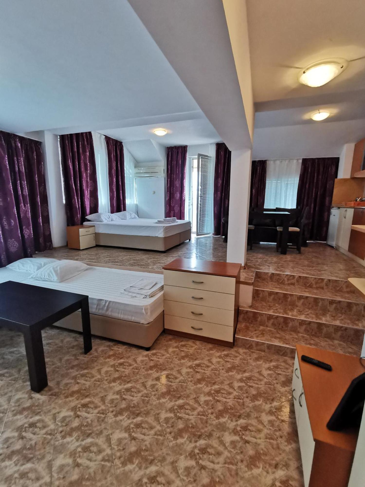 Jelezchevi Guest Rooms Primorsko Bagian luar foto