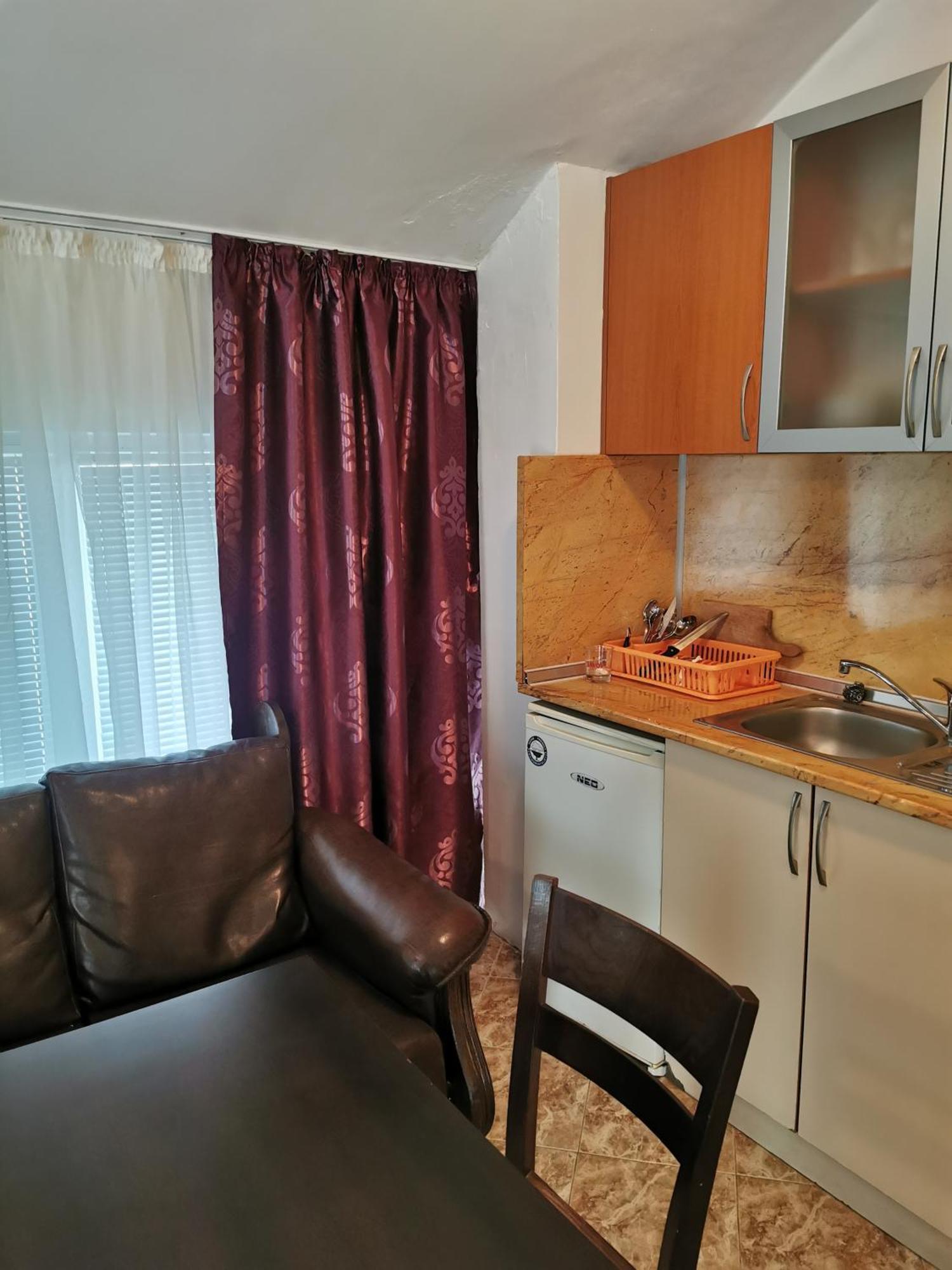 Jelezchevi Guest Rooms Primorsko Bagian luar foto